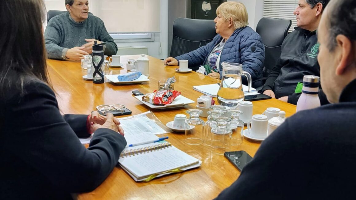 Reunión con autoridades de Asociación de Trabajadores del Estado (ATE)