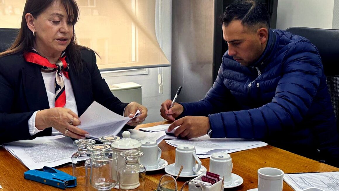 Convenio por nueva infraestructura de energía, para 26 familias.