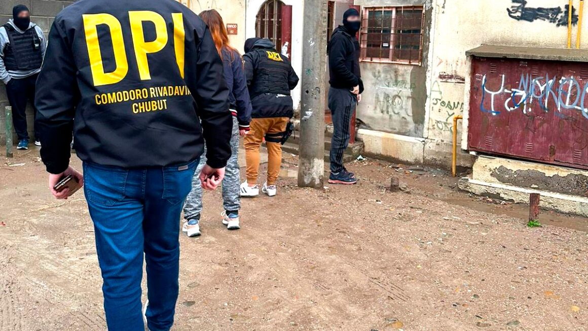 Comodoro Rivadavia: en nueve allanamientos simultáneos la Policía del Chubut secuestró siete armas de fuego