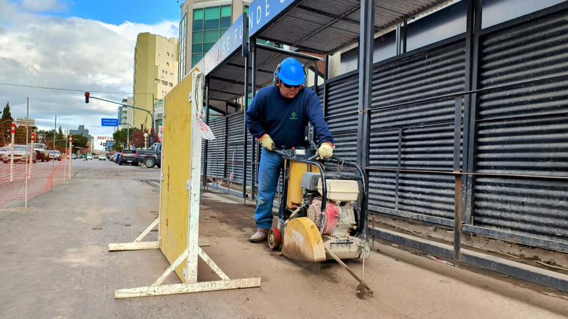 Continúan las obras de renovación cloacal en la zona céntrica