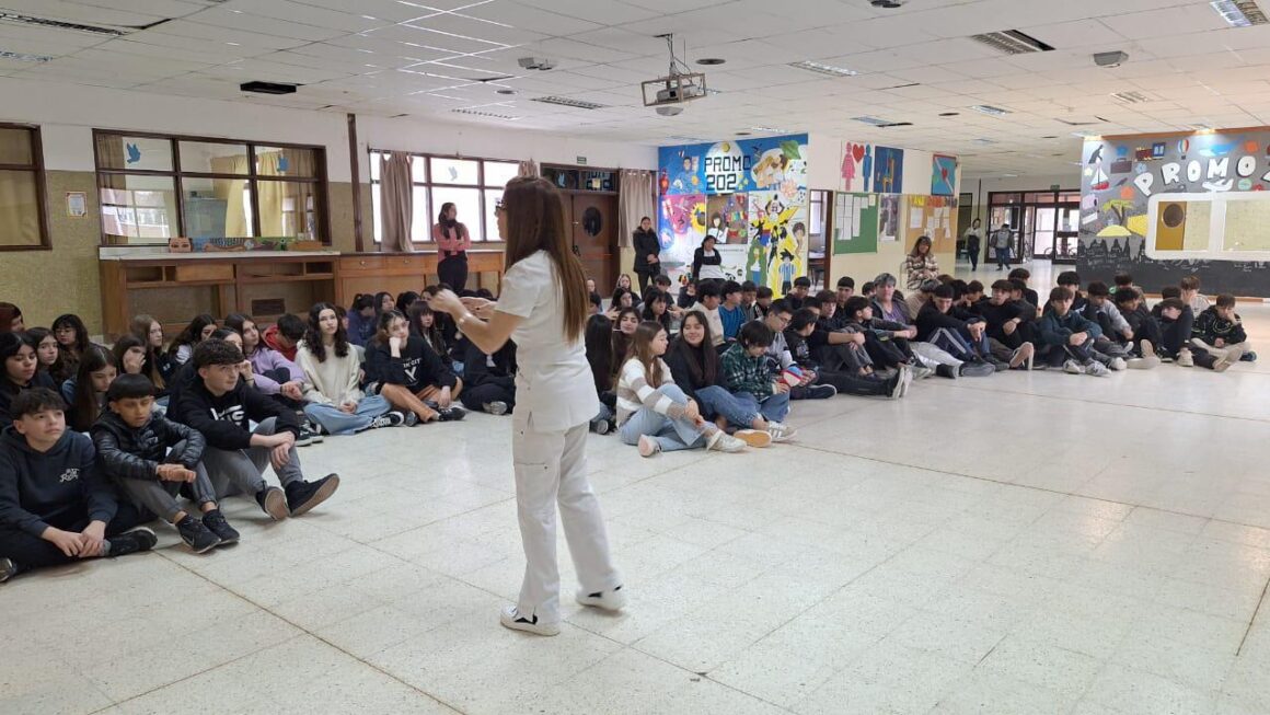 Provincia trabaja con alumnos para que sean multiplicadores de salud en la comunidad