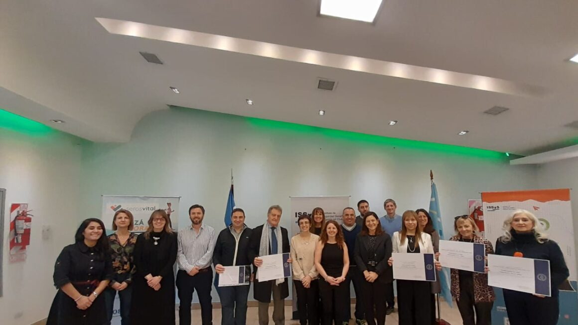Seros entregó reconocimientos por su calidad de atención a ocho clínicas y sanatorios privados de Chubut