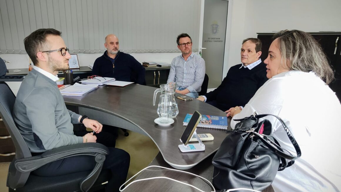 Autoridades de Fechcoop se reunieron con el ministro Parodi