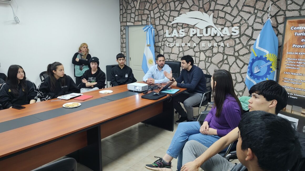Provincia acerca a los jóvenes propuestas vinculadas a oficios a partir de la conectividad