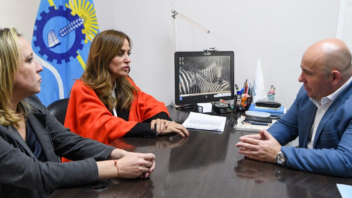 El Intendente Recibió En El Municipio A La Diputada Nacional Tolosa Paz