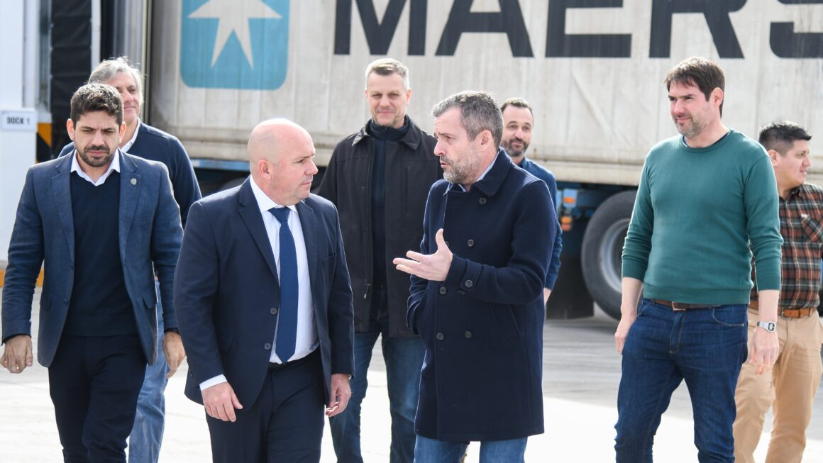 Sastre Visitó La Firma Arbumasa Y Valoró La Inversión De La Empresa Para Ampliar Sus Operaciones En Puerto Madryn