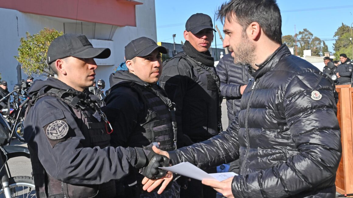 Torres participó del cierre del 2° Curso Básico de Operaciones Motorizadas del G.R.I.M