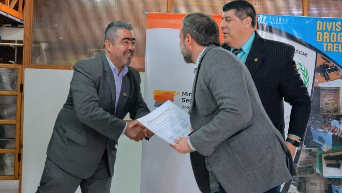 Provincia capacitó a la Policía del Chubut en normativas actuales de cannabis medicinal