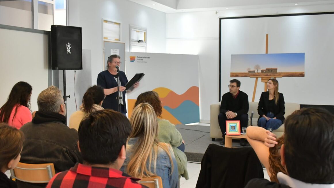 Tras ocho años sin funcionar, el Gobierno del Chubut presentó la reapertura del Salón Provincial de Artes Plásticas