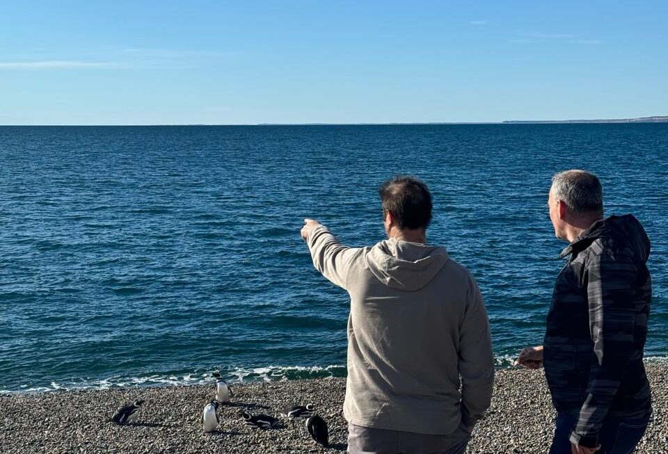Funcionarios de Turismo y Ambiente recorrieron la colonia de pingüinos El Pedral