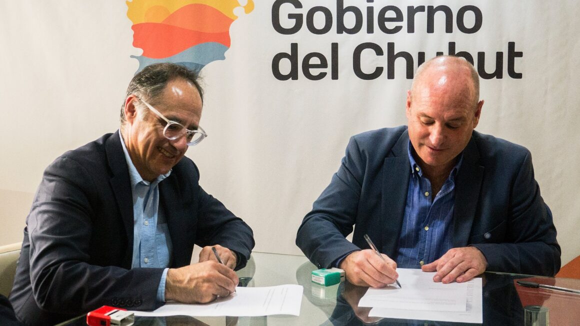 Chubut firmó un convenio con un municipio bonaerense para el estudio del uso medicinal del cannabis