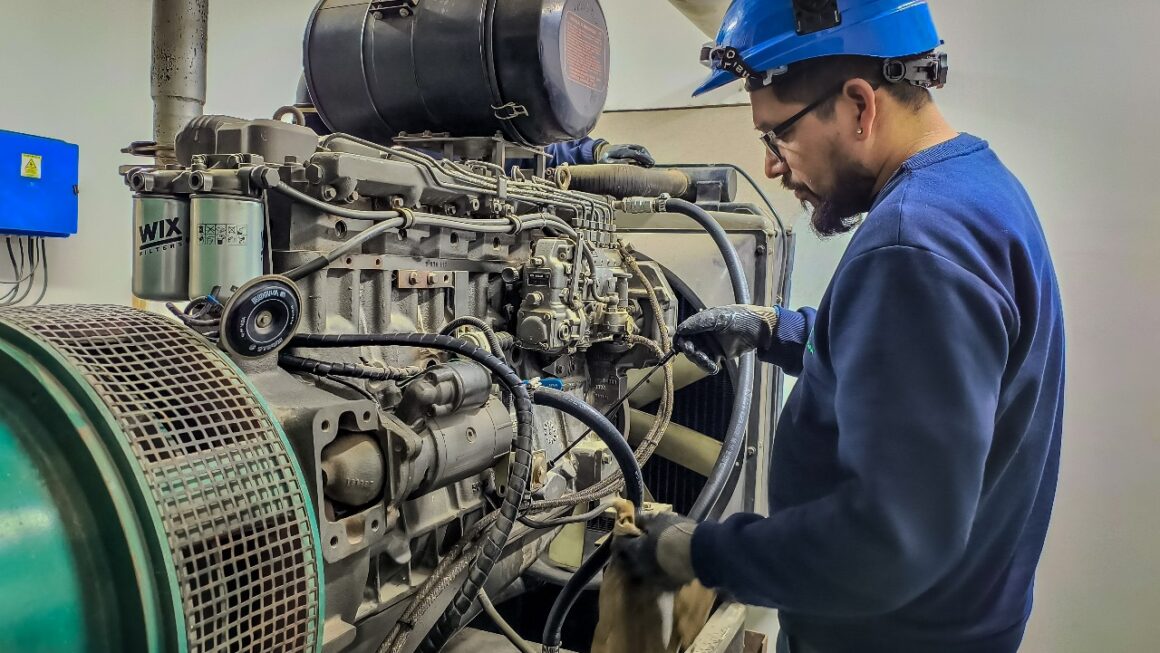 Mantenimiento sobre unidades autónomas de abastecimiento eléctrico.