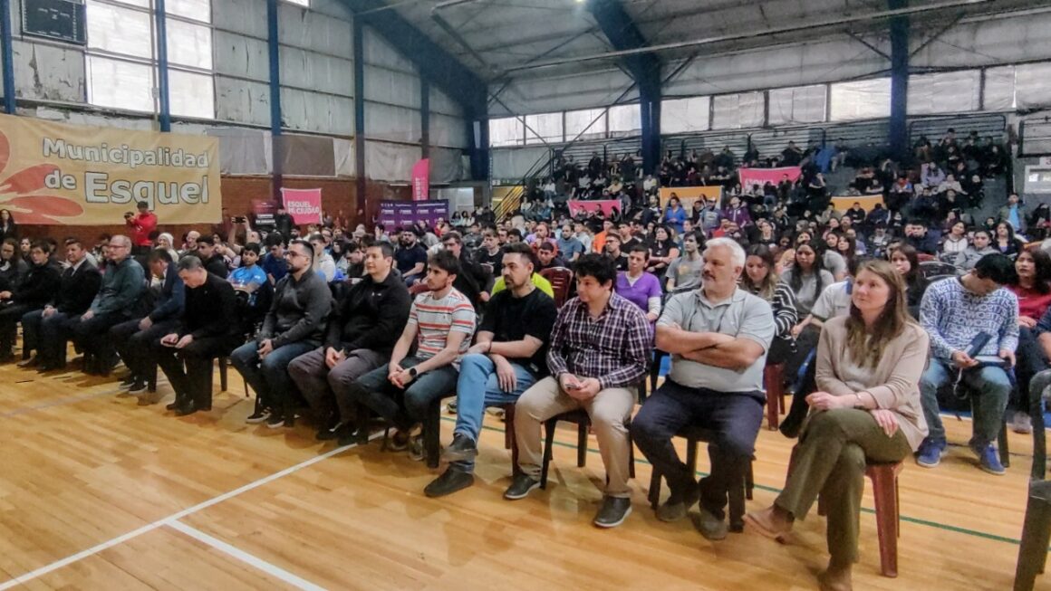 Con cerca de 500 participantes, comenzó el Simposio de Ciencias Aplicadas al Deporte organizado por el Gobierno Provincial