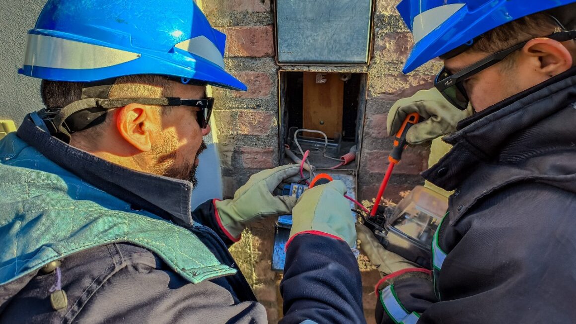 Traslados o cambios de domicilio de medidores de energía.