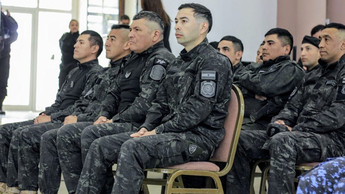 Efectivos de la Policía del Chubut cumplieron con el “II Curso de Intervenciones Carcelarias”