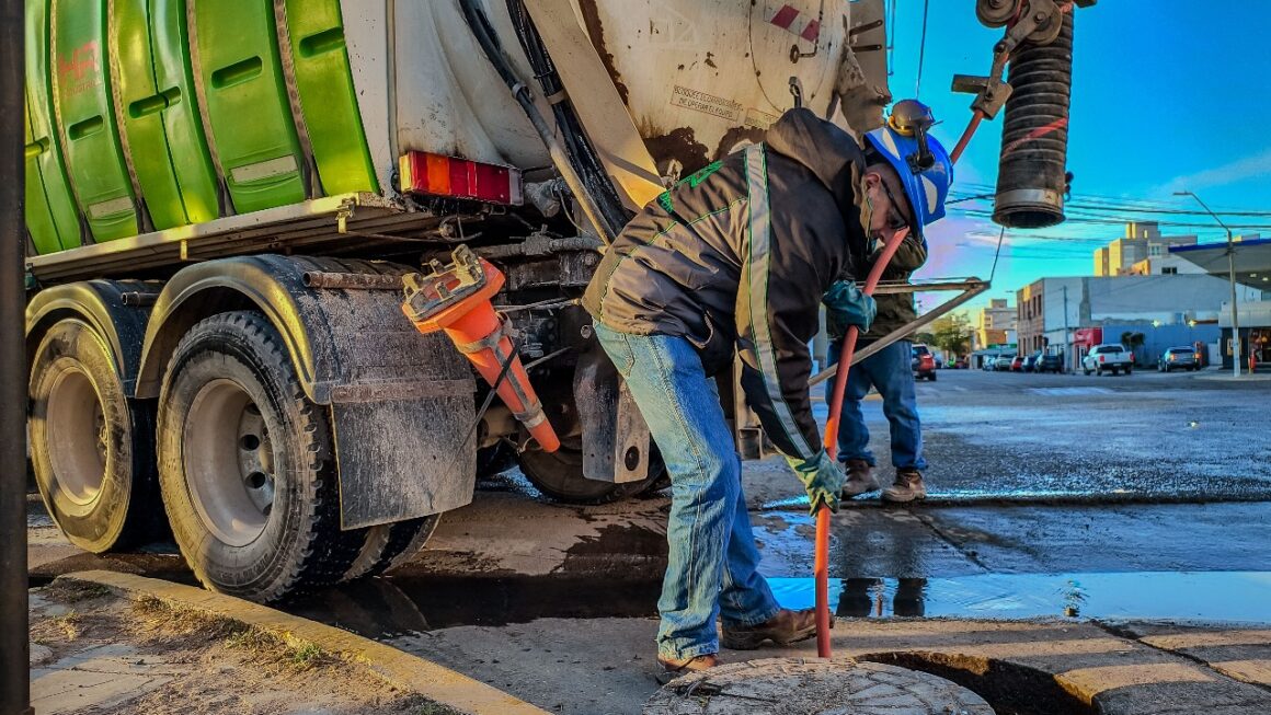 Mantenimiento sobre el sistema cloacal en zona céntrica