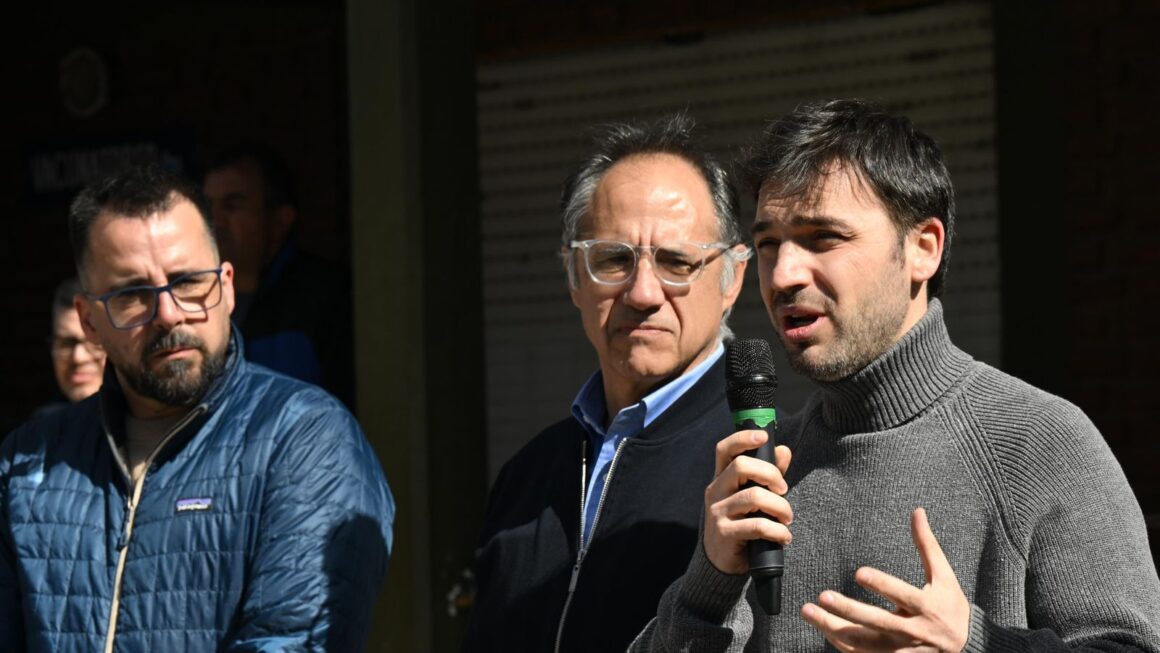 Torres entregó dos ambulancias en Esquel y destacó «la administración del esfuerzo de los contribuyentes» para fortalecer la salud de la provincia