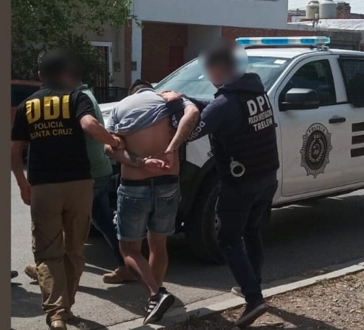 Trelew: la Policía del Chubut detuvo a tres sujetos por un robo agravado en Caleta Olivia