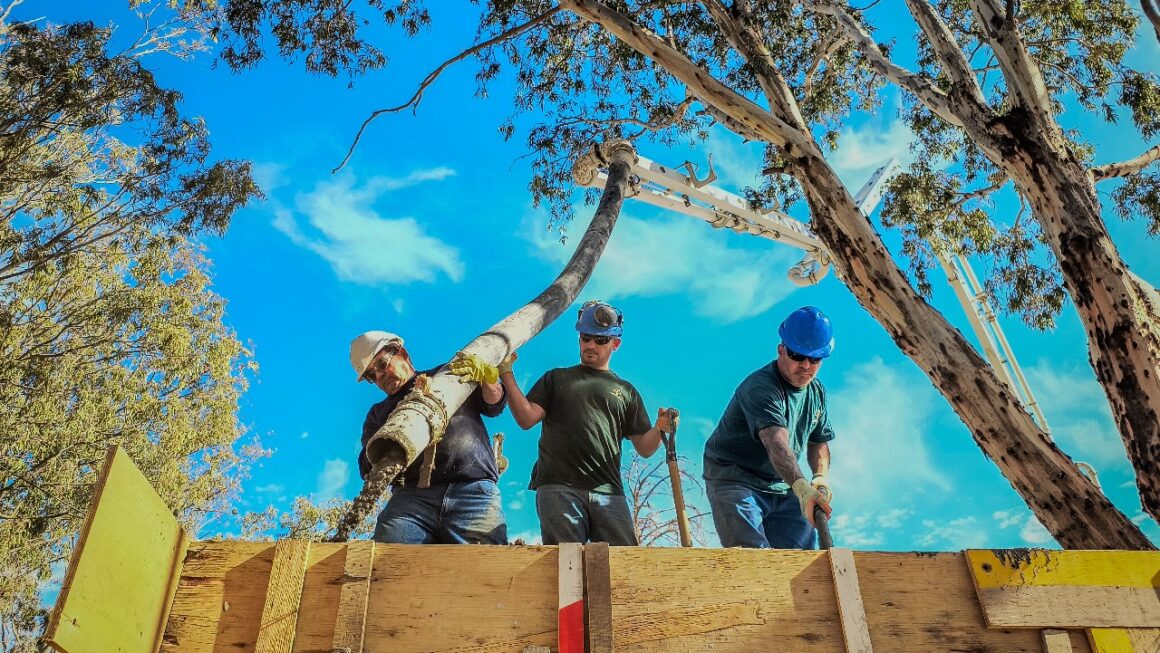 Continúan las obras civiles sobre la nueva sala de tableros en Reserva 6000