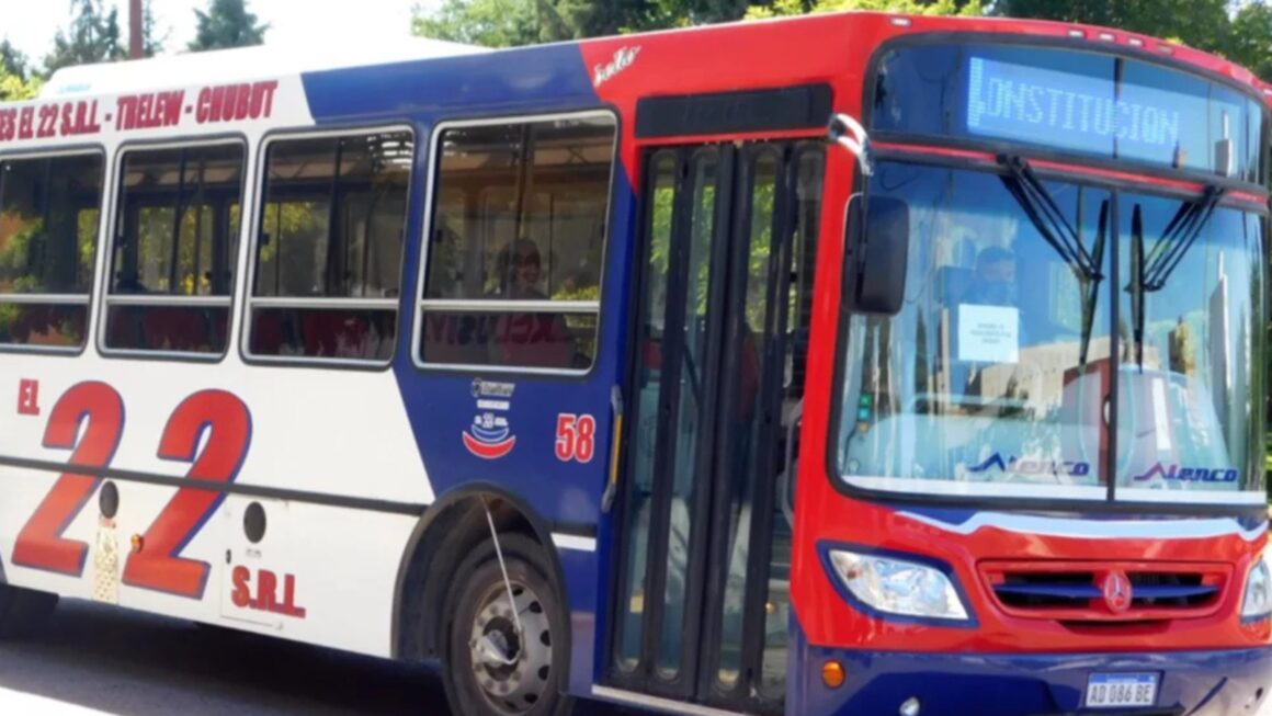 Mientras el país enfrenta una jornada de paro en el transporte, Chubut mantiene en funcionamiento el servicio