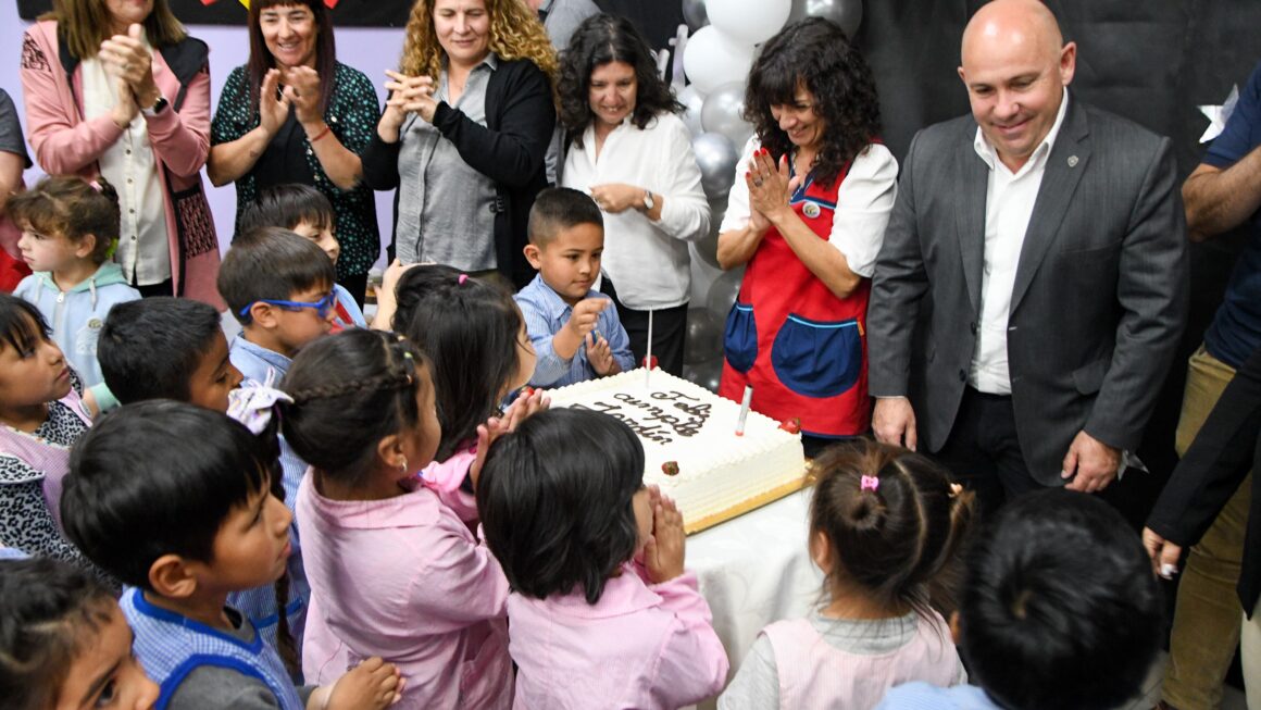 Sastre Participó Del Acto Por El 25º Aniversario De La Escuela De Nivel Inicial Municipal “Paraíso De Colores”