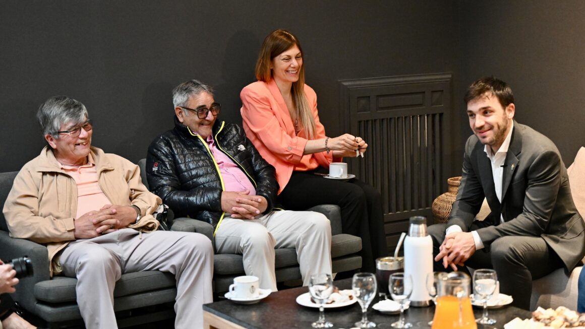 Junto a adultos mayores de todo Chubut, Torres presentó el proyecto para modificar la Ley de Protección y Promoción Integral de la Tercera Edad
