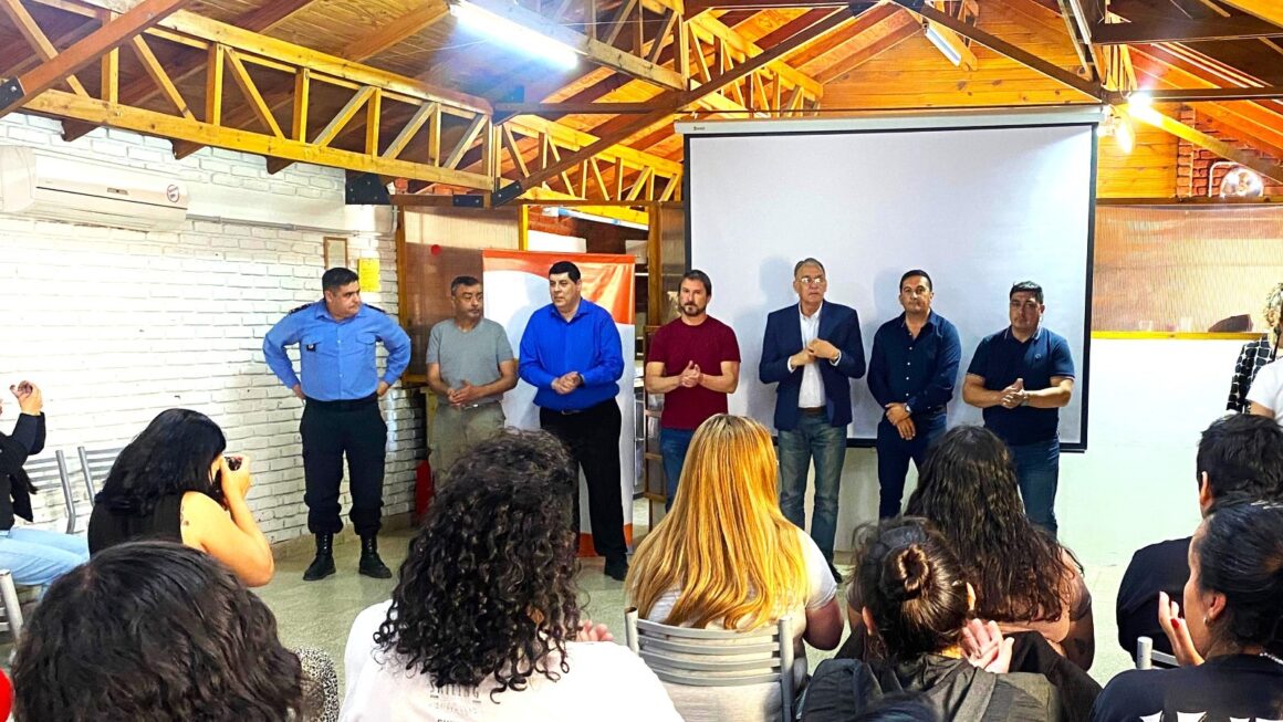 Provincia desarrolló curso de capacitación para futuros videovigiladores de Centros de Monitoreo de Trelew