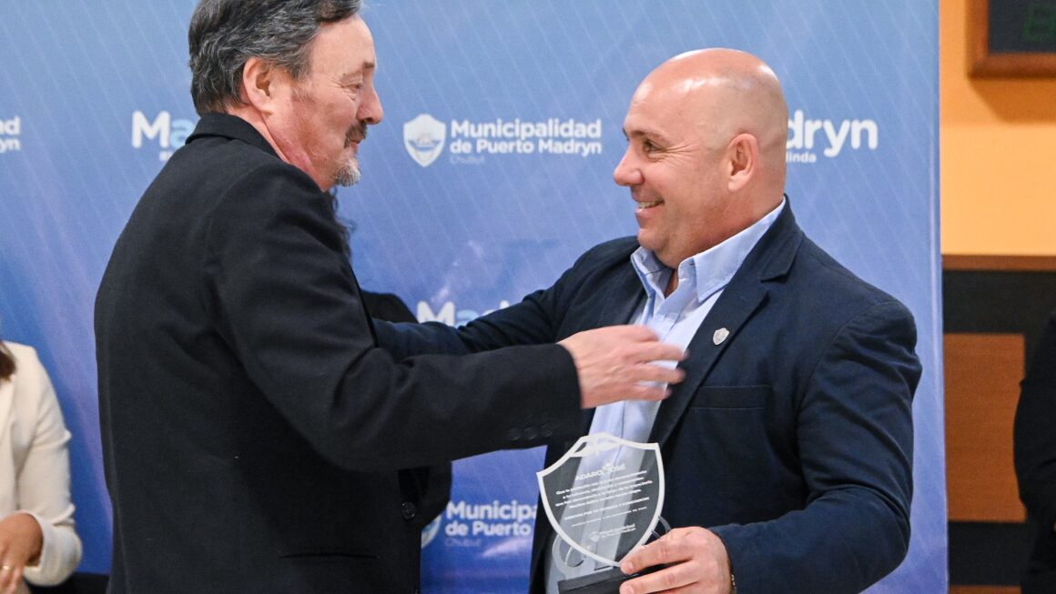El Intendente Entregó Reconocimientos A Empleados Municipales En Su Día