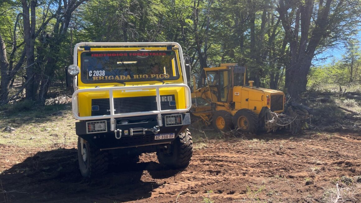 El Gobierno del Chubut controló el incendio forestal en la zona de Río Pico