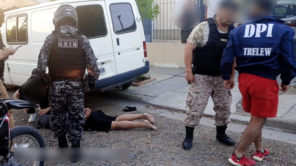 En una importante persecución desde Comodoro Rivadavia a Trelew, la Policía detuvo a seis sujetos que protagonizaron robos en distintas ciudades