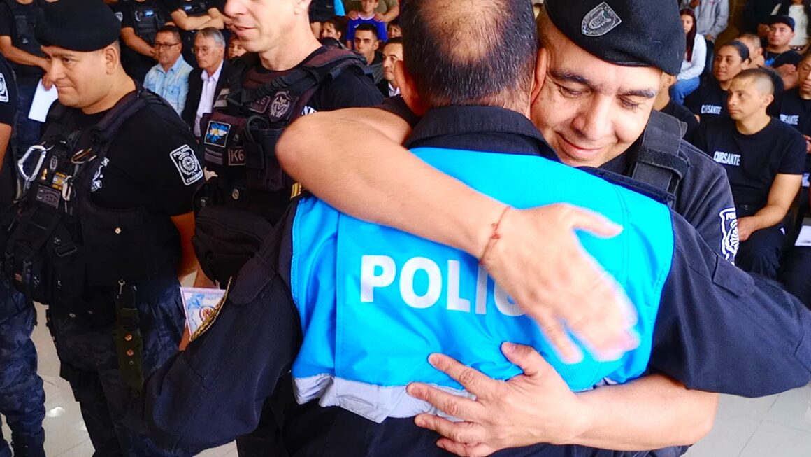 El Gobierno acompañó el cierre del “IV Curso Básico Mixto Guía de Canes de Seguridad”