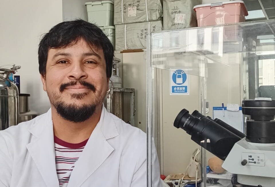 Becario de Chubut defendió exitosamente tesis doctoral sobre el potencial biotecnológico de hongos patagónicos
