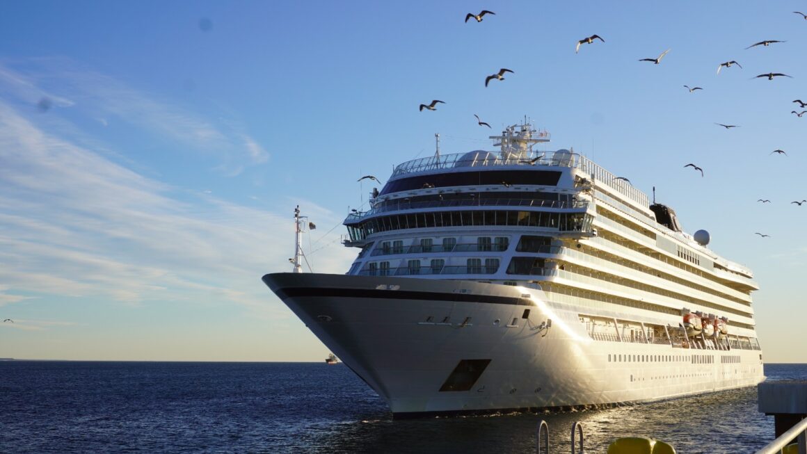 Temporada de Cruceros: el Viking Jupiter arribó a Puerto Madryn