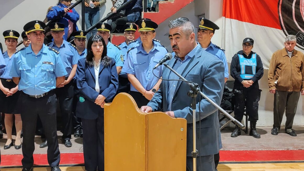 Provincia concretó el ascenso de casi 300 policías de la Unidad Regional Esquel