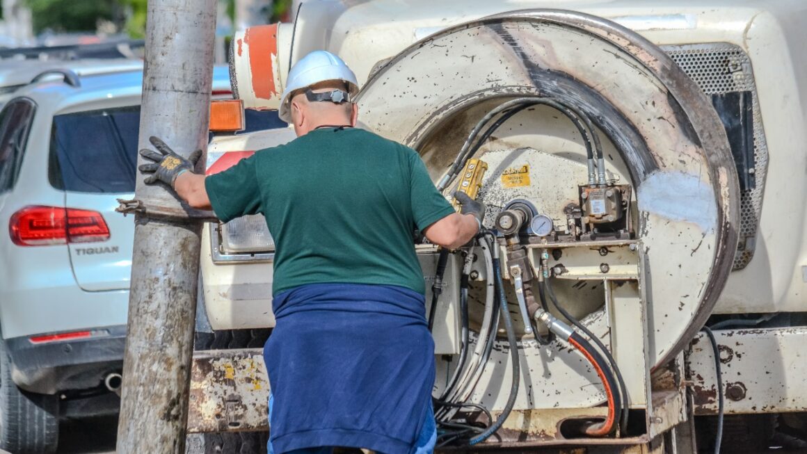 Mantenimiento sobre el sistema cloacal en la zona céntrica