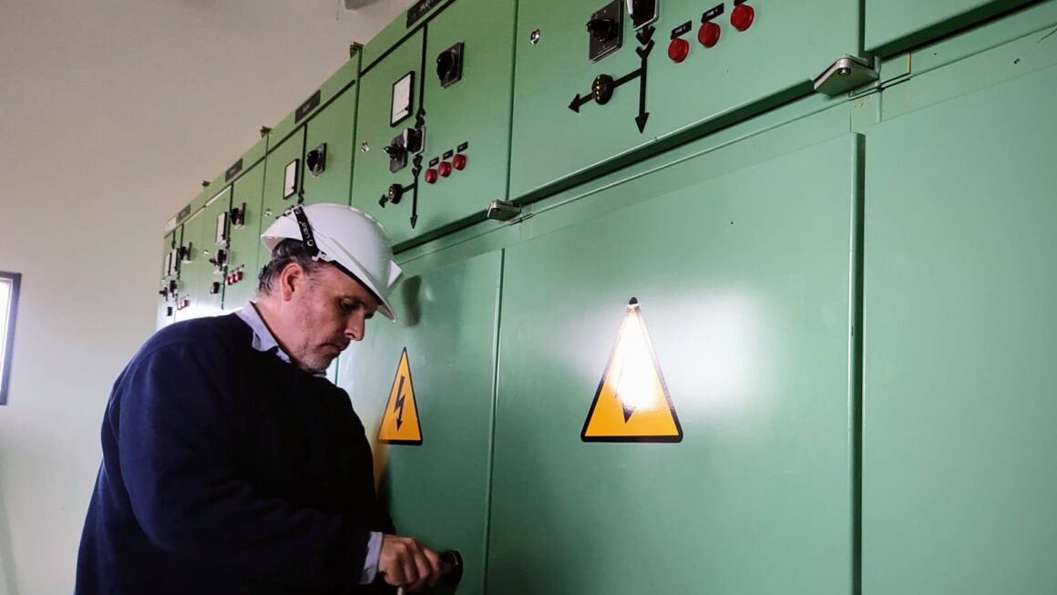 Se normaliza parcialmente el servicio de energía.