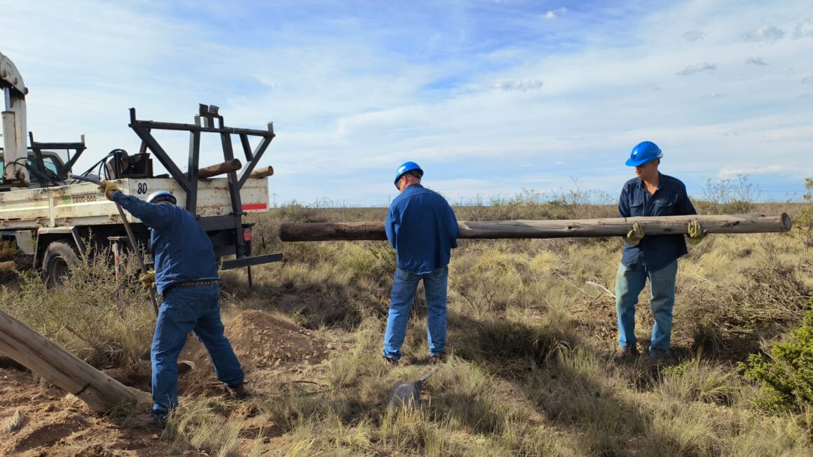 luego de intensas tareas se normaliza el servicio de energía en El Doradillo.