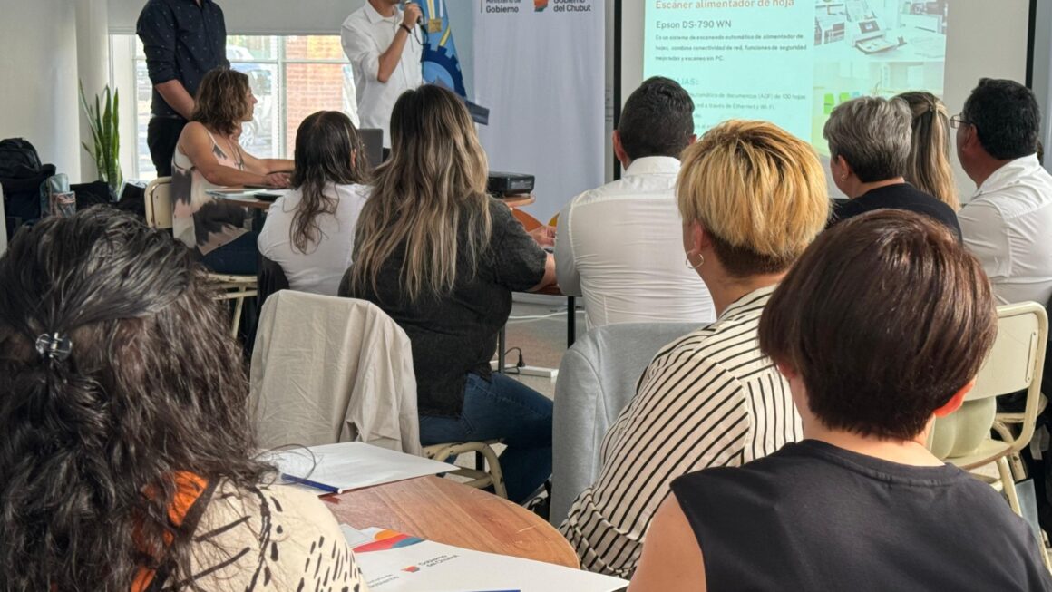 El Gobierno Provincial capacitó a los empleados de Registros Civiles para optimizar la atención al ciudadano