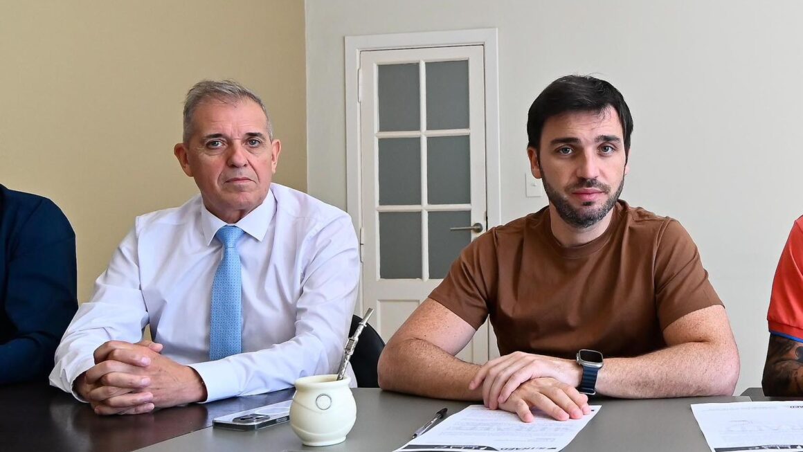 Torres destacó que en el último año el salario docente en Chubut registró un incremento de más del 240%