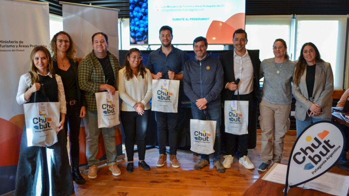 El Gobierno provincial capacita a productores vitivinícolas chubutenses