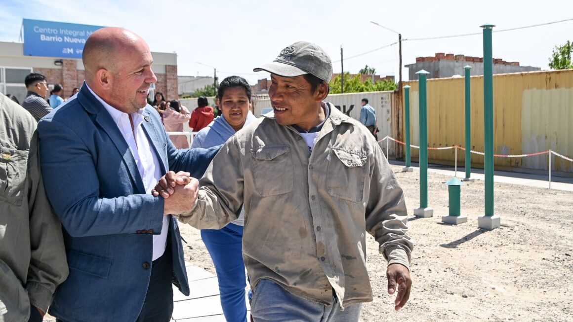 Sastre Proclamó A Las Nuevas Autoridades De La Asociación Vecinal Del Barrio Nueva Chubut