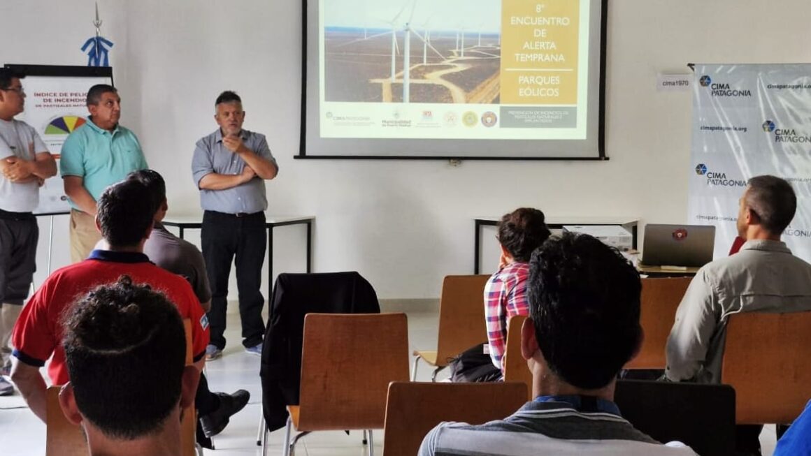 Provincia expuso en Puerto Madryn sobre recursos operativos para prevenir incendios de pastizales en Parques Eólicos