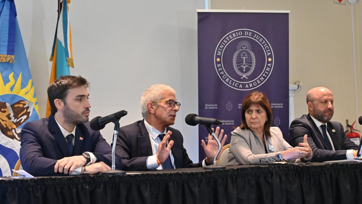 Torres junto a Bullrich y Cúneo Libarona presentaron el Sistema Acusatorio de la Justicia Federal en Comodoro Rivadavia