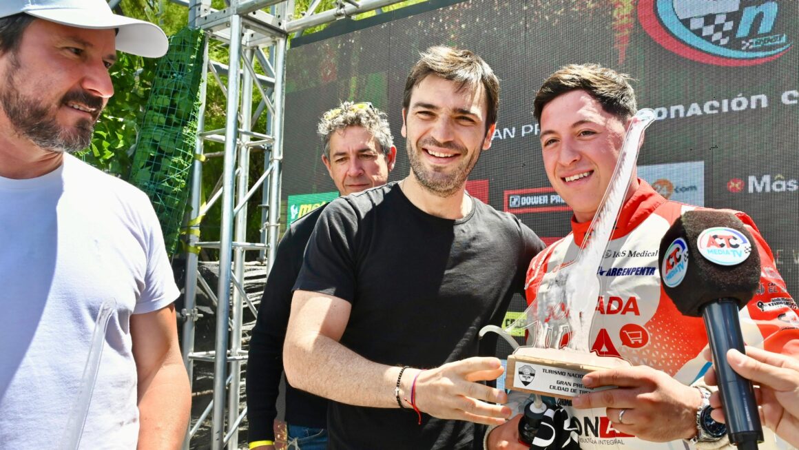 Torres: «Vamos a seguir acompañando al automovilismo y al deporte porque promueve el turismo y genera crecimiento para la provincia»