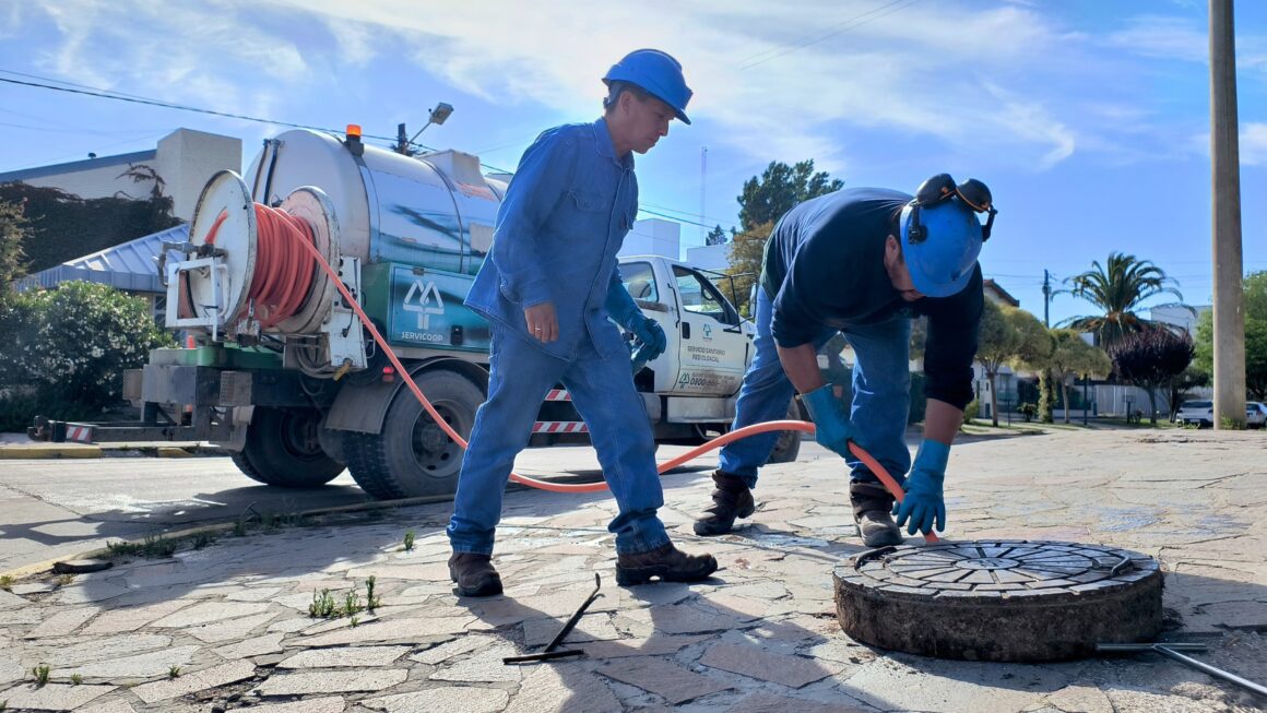 Se incrementan las tareas de mantenimiento del sistema cloacal, por alerta de lluvias