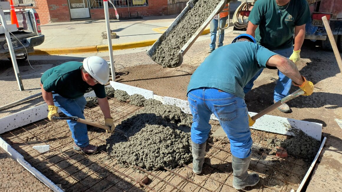 Reconstrucción de calzada en la intersección de Don Bosco Norte y Poggio