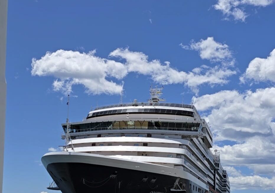 Temporada de cruceros en Chubut: el Oosterman arribó a Puerto Madryn
