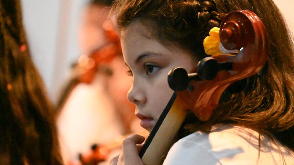 Concierto De Fin De Año De La Orquesta Infantil Y Preinfantil Municipal Del Barrio Perón