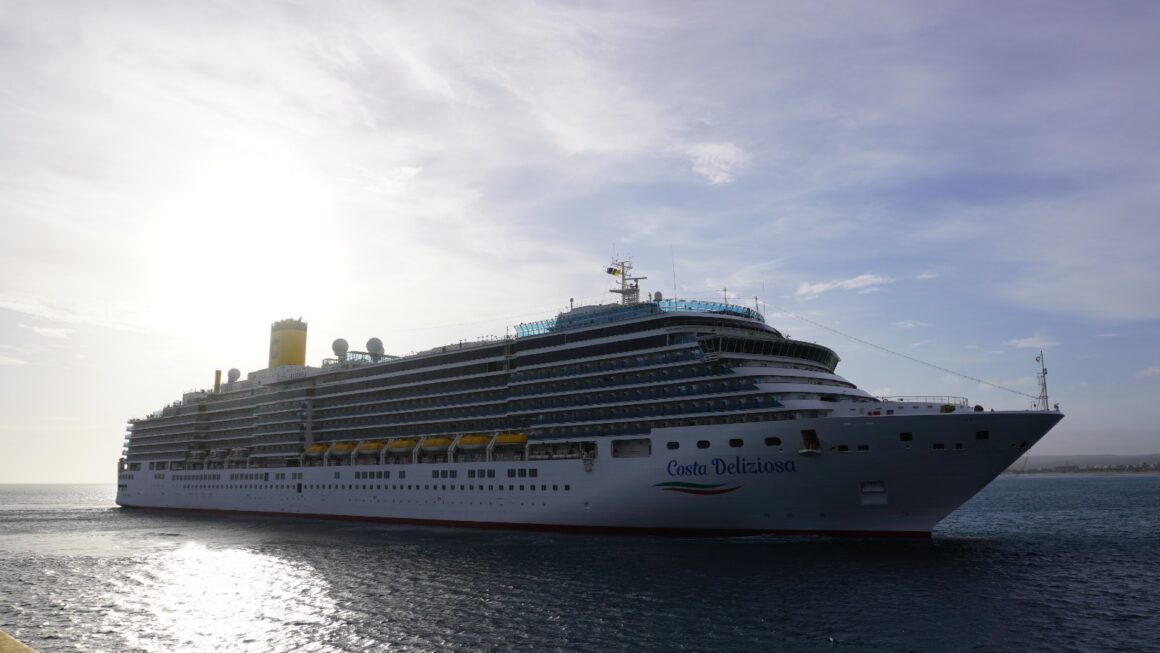 Temporada de Cruceros: El Costa Deliziosa arribó a Puerto Madryn
