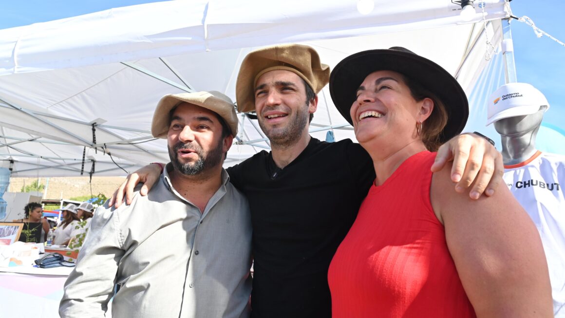Torres participó de la 38º Fiesta Nacional de la Esquila en Río Mayo: «Siempre vamos a defender las fiestas populares», expresó